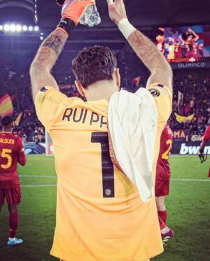 Rui Patrício Instagram - Qualified 🆙 Europa League 
Keep on going 💪🟡🔴
@europaleague @officialasroma 
#UEL