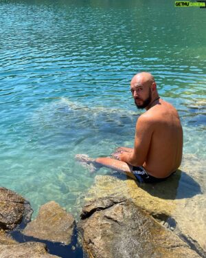 Rui Sinel de Cordes Instagram - 🎶 Uvijek ideš bos, Tom Sawyer! 
Uz rijeku u šetnju, Tom Sawyer 🎶