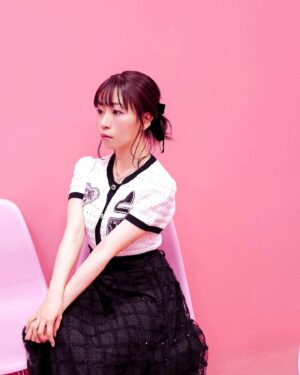 Rui Tanabe Instagram - ピンクのお部屋可愛かったァ🌱🌱

#makeup #Photo #hairarrange
#coordinate