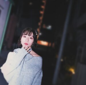 Rui Tanabe Instagram - 最近はカメラとかオシャレアイテムに夢中です。

みんなの今、夢中な事。
よかったら教えて下さい📷

#photo #makeup #mmeeme