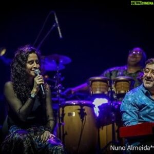 Rui Veloso Instagram - “Ás vezes o amor”,foi o tema(tb referência a uma bela música do @sergio.godinho.oficial ),destes concertos memoráveis no Porto e em Lisboa…obrigado ao Montepio pelo convite e a todos que lá foram. @maro.musica @carolinafontesphotography @nunoalmeidaphoto