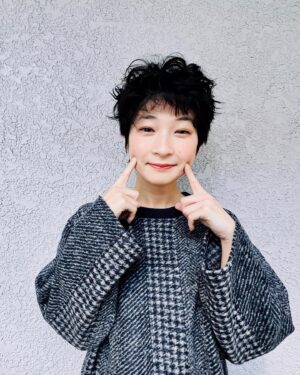 Ruka Ishikawa Instagram - 映画『クオリア』
K’s cinemaでの３週間の上映を終えました。

映画を観に来てくださった方々、
上映してくださったK's cinemaさん、
本当にありがとうございました。

大きな宣伝をしている映画ではないですし、
上映が始まってからこの映画のことが心配で心配で
気づいたらよくK’s cinemaにいました。笑

主演の心音さんは毎日映画館にいらっしゃって、
この映画の心強い母のようでした。

たくさんの方の感想をいただいて、
この映画が徐々に大きくなっている気がします。
本当に皆様には感謝です。

来年は新たな展開ができるように頑張りますので、
これからも映画『クオリア』をよろしくお願いいたします。

今年の上映はとりあえず終わりとのことです。

衣装を提供してくださった澤田さん、CHIDORIさん、
メイクをしてくださった美名子さん、
ありがとう＾＾

#クオリア