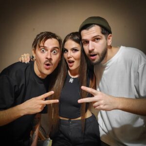 Ruslan Vikhlyantsev Instagram - Удалось попасть на концерты любимых заграничных исполнителей: @littlebigband  и @spoontamer 

Скучал по этой атмосфере.