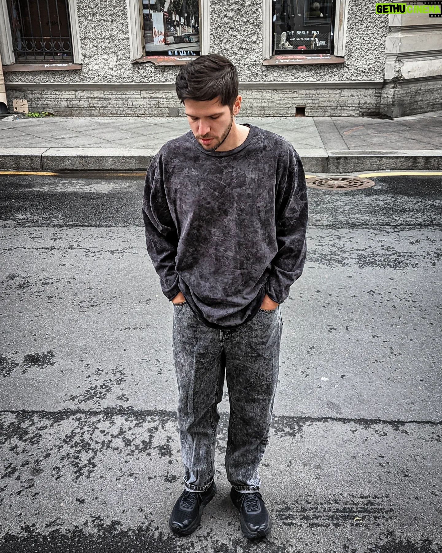 Ruslan Vikhlyantsev - 26.8K Likes - Оделся в Питер