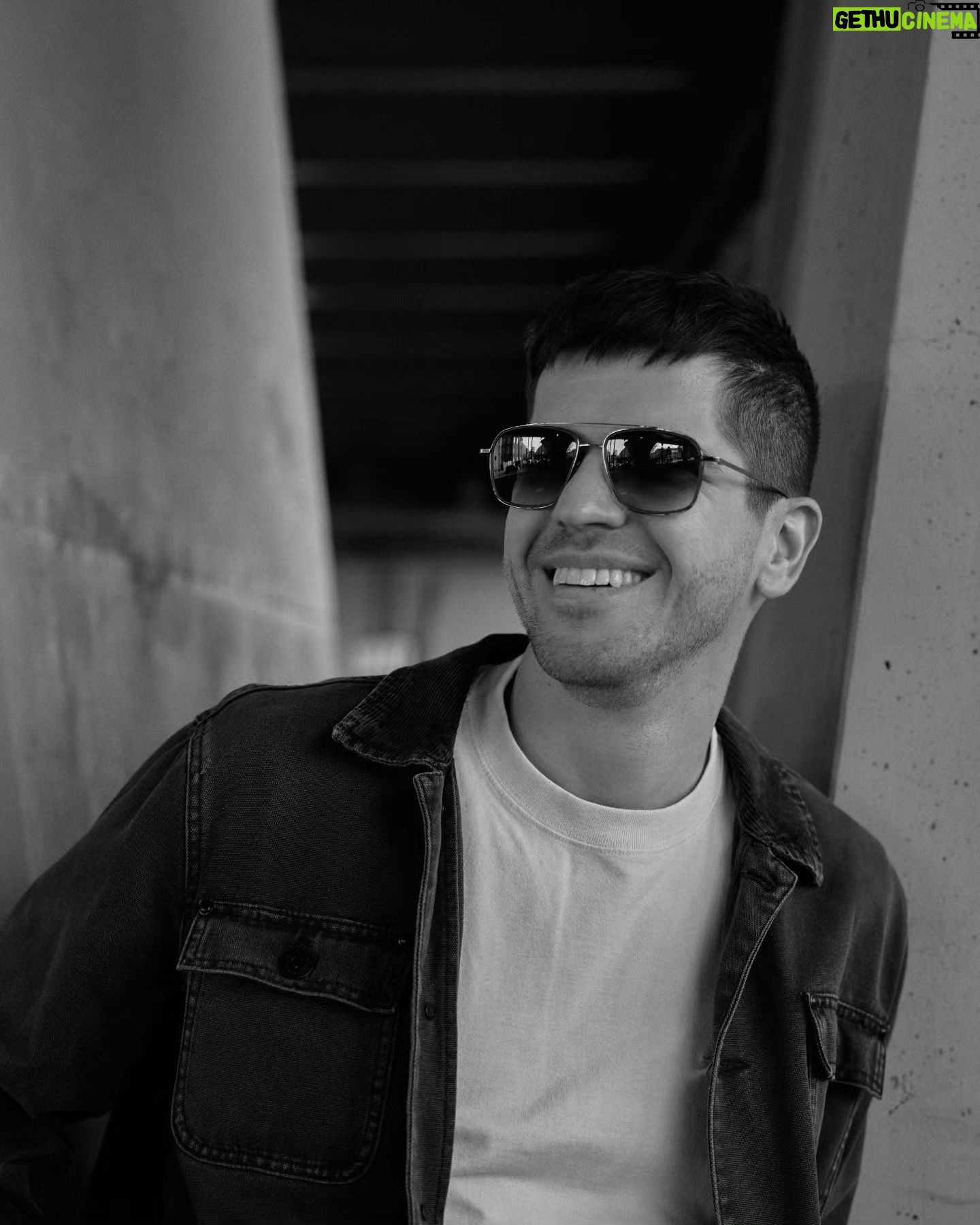 Ruslan Vikhlyantsev - 23.4K Likes - Жизнь под мостом – это сложно.
Все время надо уворачиваться от электросамокатов.