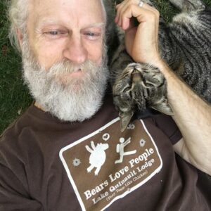 Russell Hodgkinson Instagram - My kitty is on the mend. Thanks for the well wishes❤️