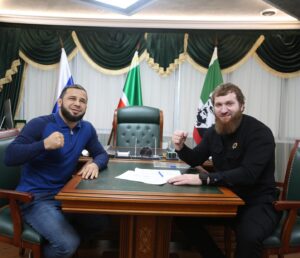 Rustam Kerimov Instagram - Салам алейкум !!! Приветствую всех🤝С сегодняшнего дня я официально представляю  клуб АХМАТ @akhmat_mma 💪🏻 огромная благодарность за поддержку @ya_pomoshnik_kra_95  буду радовать вас победами дальше 🙏☝🏻 так же огромная благодарность @za.vismuradov_95  @edilov_valid_kra искренне рад быть частью клуба АХМАТ 💣