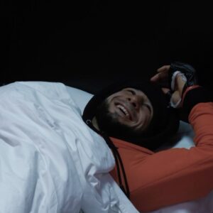 Rustam Kerimov Instagram - За час до боя ))) а я думаю
Ради чего это и что прошёл ради своей цели 😉