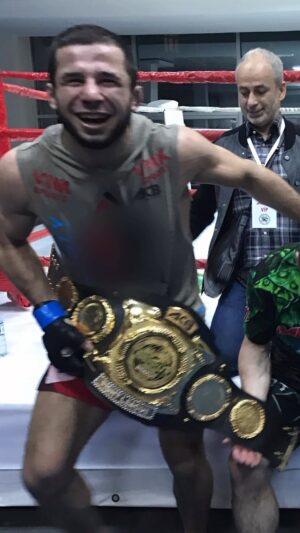 Rustam Kerimov Instagram - @aca_mma  ничего личного,пояс заберу и все 🤝 @akhmat_mma