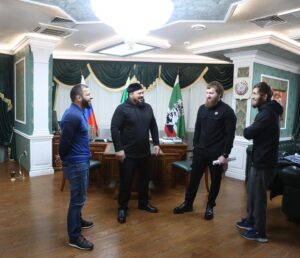 Rustam Kerimov Instagram - Салам алейкум !!! Приветствую всех🤝С сегодняшнего дня я официально представляю  клуб АХМАТ @akhmat_mma 💪🏻 огромная благодарность за поддержку @ya_pomoshnik_kra_95  буду радовать вас победами дальше 🙏☝🏻 так же огромная благодарность @za.vismuradov_95  @edilov_valid_kra искренне рад быть частью клуба АХМАТ 💣