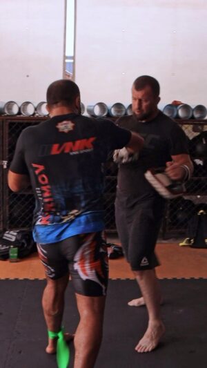 Rustam Kerimov Instagram - Меня интересует только пояс @aca_mma  @akhmat_mma