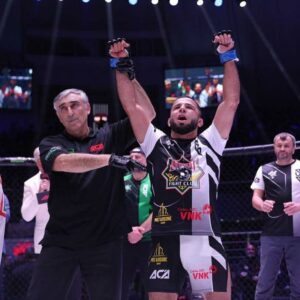 Rustam Kerimov Instagram - Хвала Всевышнему за все 🤲🏻🙏 спасибо всем за поддержку кто приехал, прилетел и поддерживал у экранов 🤍спасибо семья 🤲🏻🤍