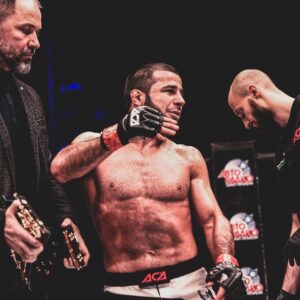 Rustam Kerimov Instagram - Приветствую всех !!! К сожалению получил не большую травму голеностопа и не смогу выступить 28 августа…Буду рад выступить 4 октября в городе Грозном , если руководство лиги @aca_mma даст возможность ✊👍 знаю  много моих болельщиков со всего Кавказа хотят увидеть бой вживую🖤 #будет #жарко #обещаю