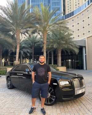 Rustam Kerimov Instagram - Если вас где то обсуждают,это ещё нормально, если полностью забыли,вот это плохо 😅🖤 ждём официального объявления боя?🖤