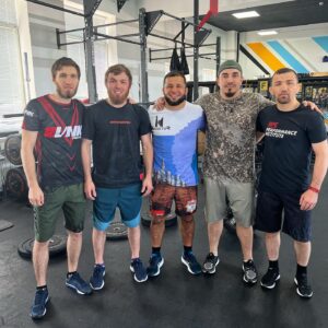 Rustam Kerimov Instagram - Тихо выполняем работу  @armor_coach ) три экс чемпиона АСВ и два топовых бойца UFC первый этап подготовки позади 💣 скоро @aca_mma  объявит дату боя 💪🏻 @akhmat_mma