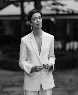 Ruth Negga Instagram - Thank you @misanharriman for your words, care, and incredible thoughtfulness discussing @passingmovie. And for these photos of me and the gang 🖤 🤍missed @tessamaethompson lots today!