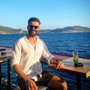 Rüzgar Aksoy Instagram - Bir tatil postu atalım naapalım🤷🏻‍♂️😊❤️ #kaş 🌞🫠