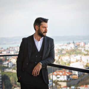 Rüzgar Aksoy Instagram - Ciddili adamlı takımlı 🤫