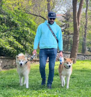 Rüzgar Aksoy Instagram - Bayram gezmesi 🎉😎

#akitainu 🐕 #bestfriends #bayramınızkutluolsun ❤️😊