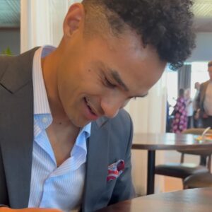 Ryan Alexander Holmes Instagram - met #44, america’s 1st mixed presidente, @barackobama🇺🇸 and secret service was LOCKED IN 🔒😂
.
.
.
.
.
#obama #president #blasian #mixedbabies #mixed @creatorswhovote @villagemarketing