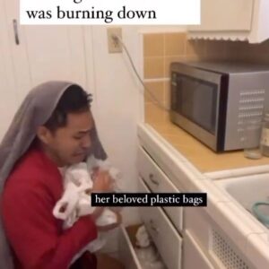 Ryan Alexander Holmes Instagram - rice cooker > childhood memories 😅😂
.
.
.
.
.
#mom #moms #asianmom #asianmoms #chinese #blasian