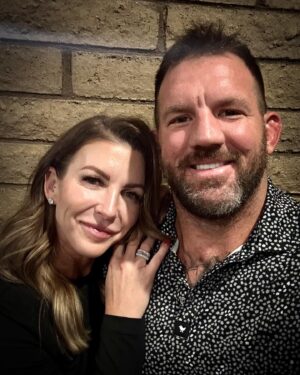 Ryan Bader Instagram - Huge happy b-day to the best! @daisybader
The do it all woman, amazing wife, mother, and best friend. Love you much!