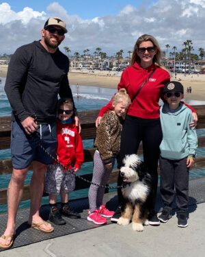 Ryan Bader Instagram - Huge happy b-day to the best! @daisybader
The do it all woman, amazing wife, mother, and best friend. Love you much!
