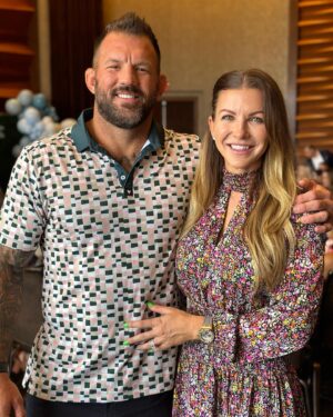 Ryan Bader Instagram - Huge happy b-day to the best! @daisybader
The do it all woman, amazing wife, mother, and best friend. Love you much!