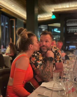 Ryan Bader Instagram - Huge happy b-day to the best! @daisybader
The do it all woman, amazing wife, mother, and best friend. Love you much!