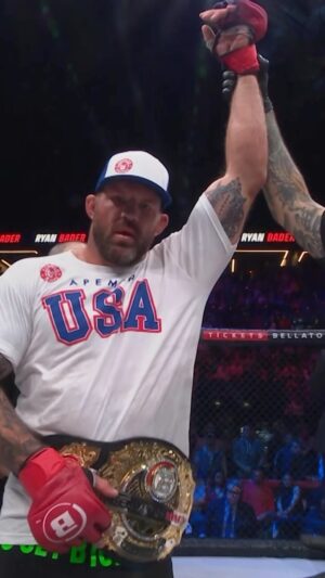 Ryan Bader Instagram - 𝗔 𝗠𝗢𝗠𝗘𝗡𝗧 𝗜𝗡 𝗛𝗜𝗦𝗧𝗢𝗥𝗬

PFL and @bellatormma World Champions finally meet inside the SmartCage 👊

#PFLvsBellator | #RiyadhSeason