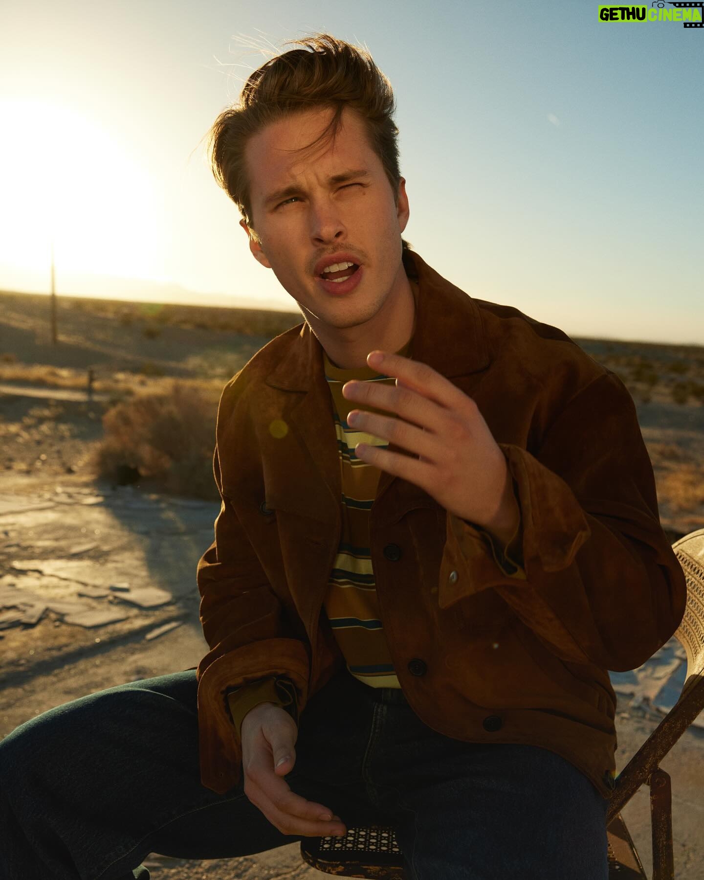Ryan Beatty - 21.2K Likes - dust in the desert w @jackpierson9 @dustmagazine @pauavia
in conversation with the amazing @michaelstipe
💚▶️ click pllllay