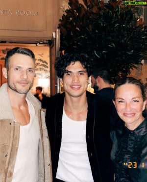 Ryan Cooper Instagram - Still learning to “Zip” at parties..