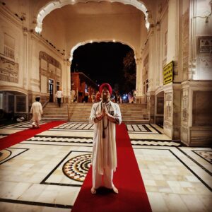 Ryan Hurst Instagram - May all of our heart and soul’s grow, mature, evolve and soften into deathless, limitless love.

Victory on every battlefield—The internal battlefield being most important. 

WAHEGURU JI KA KHALSA WAHEGURU JI KI FATEH!!