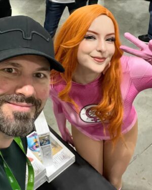 Ryan Ottley Instagram - Killer cosplay from @fanexpophiladelphia , 2 Eve’s and an Omnima’am! Always amazing seeing the Invincible cosplay! Thank you!