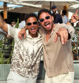 Ryan Thomas Instagram - 🚨 Ok so the news is finally out!!! 🚨 

Me and Ryan will be hosting our very own game show… 

99 to BEAT!! 

This is a dream come true for both of us and we cannot wait to get started!! Moments like this don’t come often and we’re going to enjoy every BEAT of it!!!! It literally is the perfect family game show and the fact we get to host it as brothers-doesn’t get any better! 

What a way to turn 40 my brother @ryanthomas84 happy birthday! We always said one day we would work together and am so happy it’s this !! 

This wouldn’t be possible without you guys, so a big thank you to our team\family @mcsaatchimerlin and also to @itv for believing in us…let the games begin!!! 

99 to Beat has only one rule "don’t come last !!"