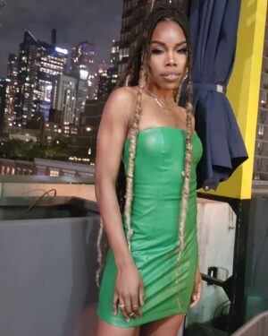 Ryann Richardson Instagram - Of course you want to kiss me... Nobody in the house is blind. 

#SummerhouseMV premiered last night and it's giving,  y'all! Congratulations to the whole cast and crew, especially my lovers, @jordy_jor and key makeup artist, @alovethepro 👏🏾👏🏾👏🏾👏🏾👏🏾
