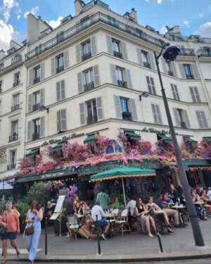 Ryann Richardson Instagram - "Hello. I live here."

Paris: part 1