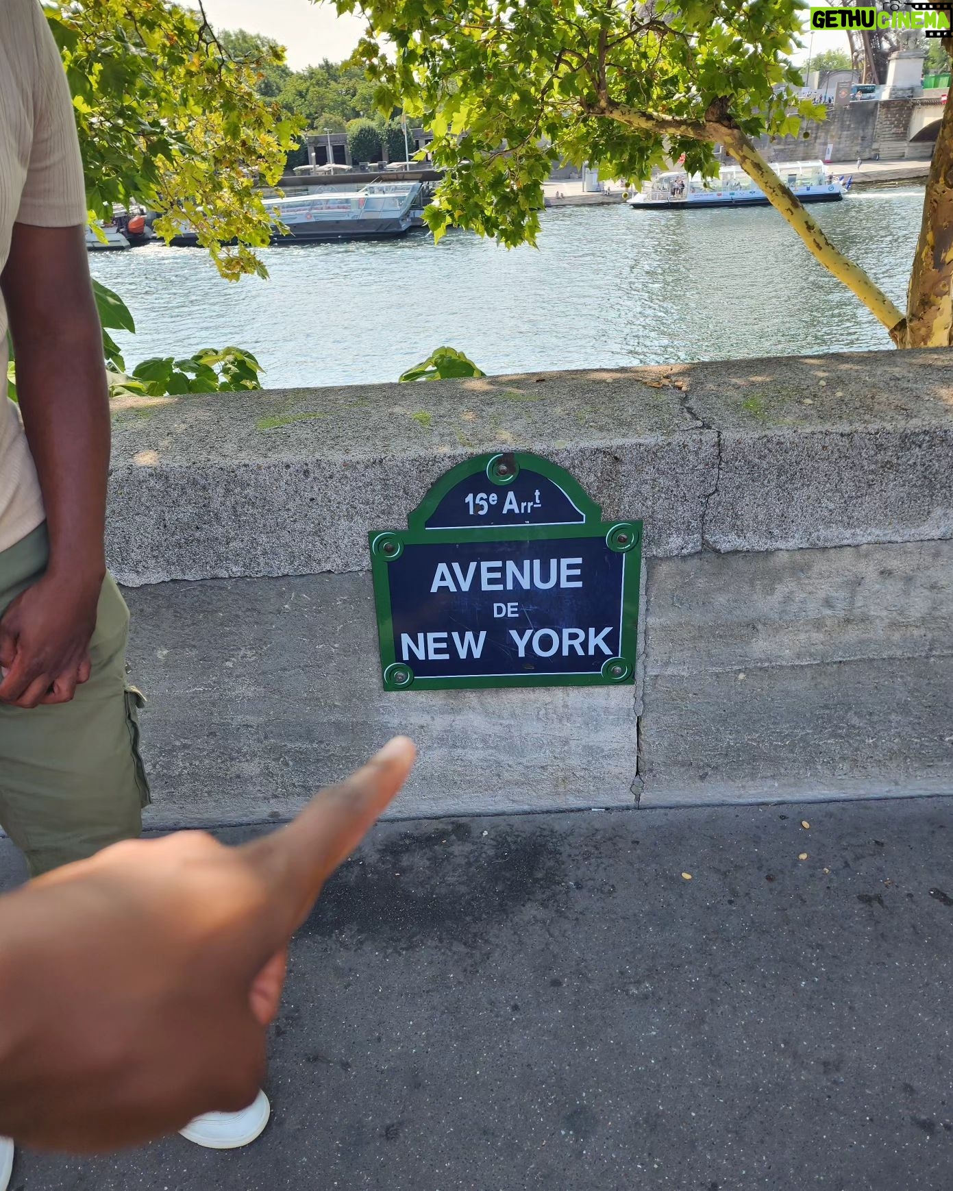Ryann Richardson - 3 Likes - "Hello. I live here."
Paris: part 1