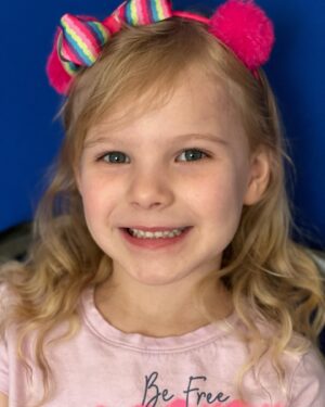 Rylea Nevaeh Whittet Instagram - Happy Friday! Rylea wanted to pretend it was picture day at school. 📸 So cute!  #ryleanevaehwhittet #ryleawhittet #maddyfrommaid #pictureday #friday #pretend #smileyrylea #blueeyes #mykidisthecutest #curlyhair #kidactor #actor #childactor
