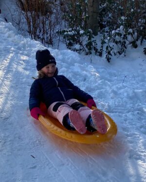 Rylea Nevaeh Whittet Instagram - Snow Days! 🌨❄️#ryleanevaehwhittet #ryleawhittet #maddyfrommaid #maid #snowday #friday #maddy #smileyrylea #smile #fun #blueeyes #winter #winter2022 #sledding