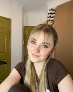 Actress Rylee Mackintosh HD Instagram Photos and Wallpapers August 2021