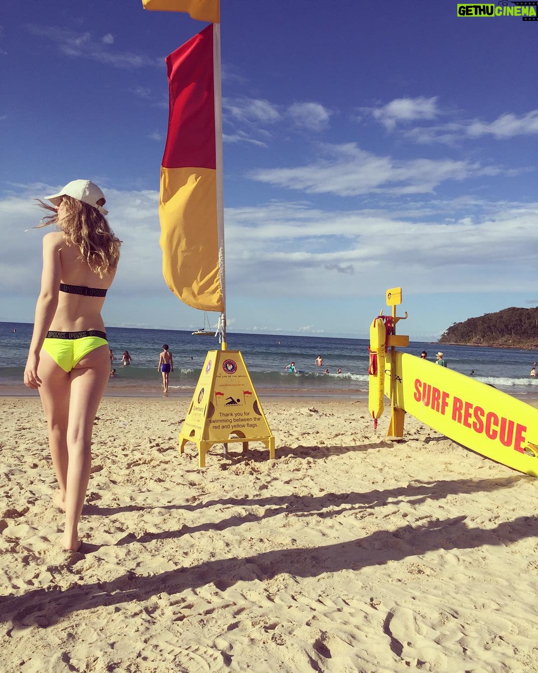 Rylee Mackintosh - 180 Likes - That moment you match your surroundings... Love my new @vspink togs 💛