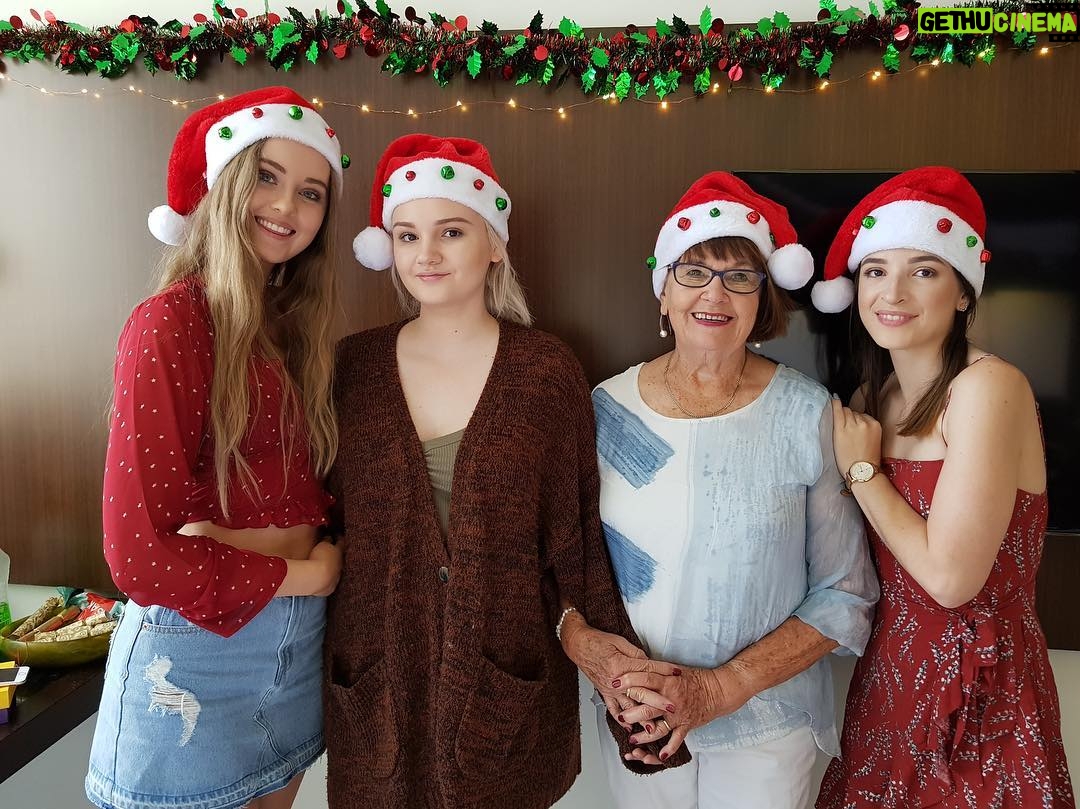 Rylee Mackintosh - 477 Likes - Hope you all had a jolly jolly Christmas! 🎄🎅🏻🤶🏻