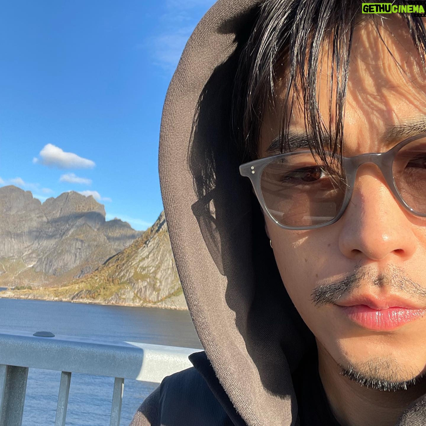 Ryo Narita - 102.4K Likes -