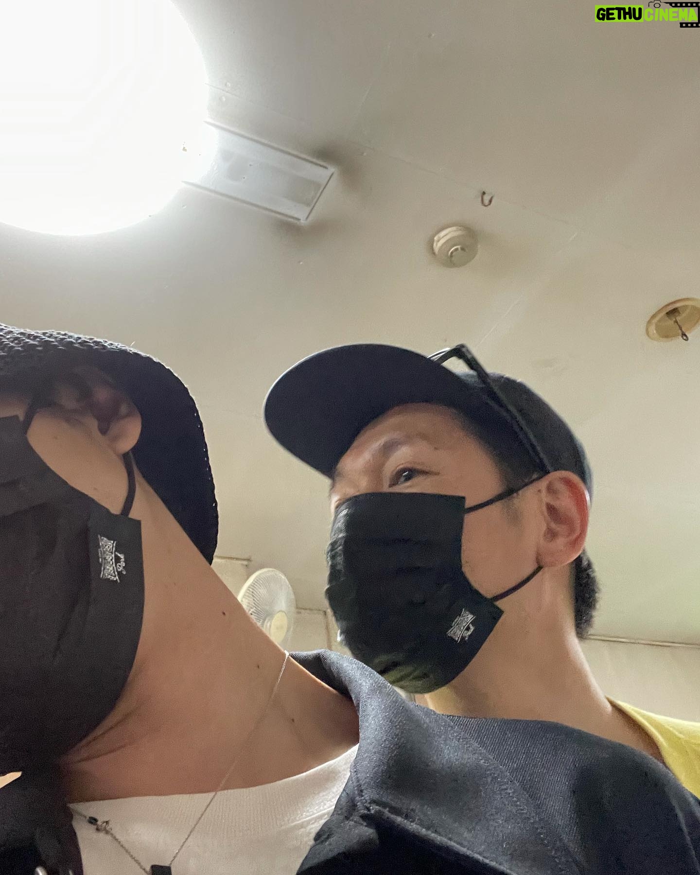 Ryo Narita - 48.3K Likes - シネマ尾道
洲本オリオン
ありがとうございました
全国の皆様へフェニックスを届けに回った、狼組舞台挨拶旅、前半戦を終えました
全国には、素敵すぎる映画館が沢山ある
念願のシネマ尾道、洲本オリオン
そしてティーチイン
いい時間を過ごさせてもらいました
まだまだフェニックスは羽ばたき始めたばかりです
今週末は東北へ行かせてもらいます
気持ちのいい旅映画、楽しんでいただけますように
宜しくお願いします