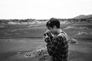 Ryo Nishikido Instagram - 夜更かし。

寝れない。

最近カメラにはまってます。

フィルム最高。

ちなみに写ってるのは違うカメラ

#contaxt3