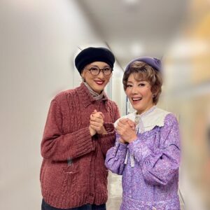 Ryo Tamaki Instagram - .

ミュージカル「20世紀号に乗って」東京公演が本日、無事に千穐楽を迎えました🚂

劇場にお越しくださった皆さま、毎公演、温かい拍手と笑い声を本当にありがとうございました😌

皆さまの温かいご声援が、珠城の毎日の原動力となっておりました✨！！

そして今日はプリムローズ役の戸田恵子さんとのお写真を📸❣️
とってもチャーミングで温かいお人柄にお稽古中から珠城はたくさんパワーをいただいておりました🙇‍♀️

次は4/5〜の大阪公演となります！！
ご乗車予定の皆さま、お会いできるのを楽しみにしております✨
引き続き、温かいご声援のほど、よろしくお願いいたします😌

#ミュージカル
#20世紀号に乗って

#増田貴久 さん

#小野田龍之介 さん
#上川一哉 さん
#渡辺大輔 さん

#戸田恵子 さん

#珠城りょう
#ryotamaki
