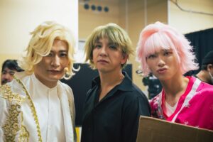 Ryodai Ishibashi Instagram - 有吉の壁ライブの写真をなんとか集めさせてもらいました
今回も楽しいイベントで素晴らしすぎる体験でございました
・
#有吉の壁ライブ 
#KOUGU維新
#全部同じ口で写真に写りました
#これにはとある事情が
#スキニーパンツ先輩
#最高でした
#オセロは弱いスキニーパンツ先輩
#ただただ感謝でした
#どちらも本番直前まで色々ありました
#加賀さんがすぐ写真くれた
#優しい 
#詳しい事は27日のピンのトークライブで話ます