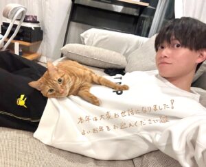 Ryogo Matsumaru Instagram - 改めて2023年……
本当にありがとうございました！！🙇🏻‍♂️

今年一の個人的ニュースはやっぱり
#脱出ゲーム 世界大会での優勝！！

ここまで「好き」を追求できたのは
僕を応援してくれるフォロワーのみんな、
ファンの皆さんのおかげ…！本当にありがとう🙏🏻

来年も驚きをいっぱい届けます！良いお年を👋🏻