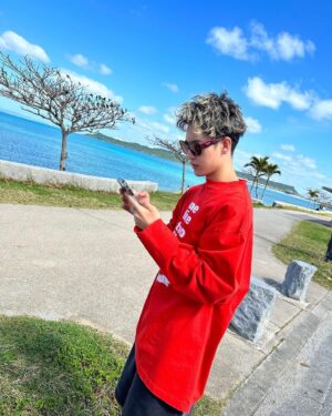 Ryoki Miyama Instagram - カレンダーめくった？？🌞🌴🌺✨
😎😎😎😎😎😎🚗🏎
Did you already flip through the calendar??
 #三山凌輝カレンダー